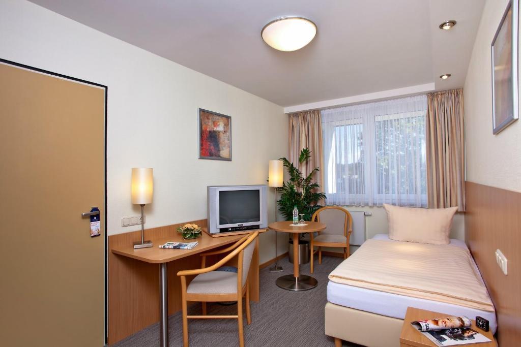 Hotel Haus Silberbach Зелб Стая снимка